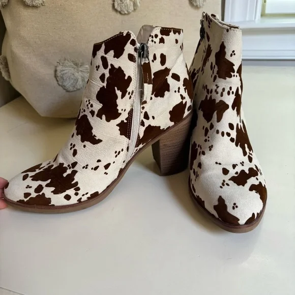 Altr’d state Cow Print Ankle Boots size 8 - Picture 2 of 8